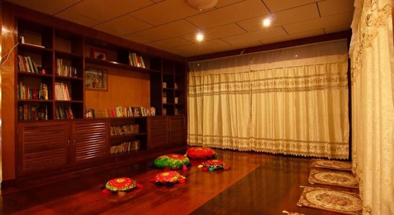 Hotel Chezmoi Handicraft & Homestay