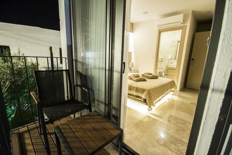 Eng Hotel
