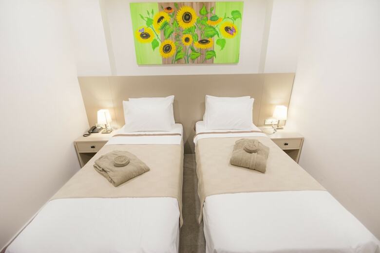 Eng Hotel