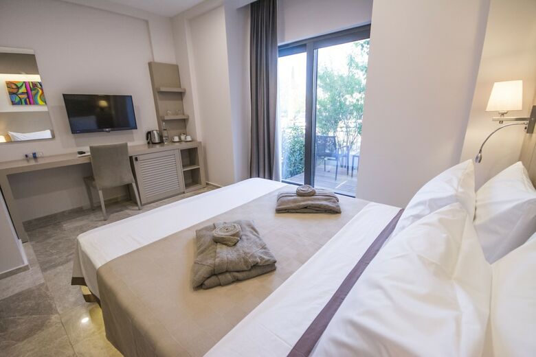 Eng Hotel