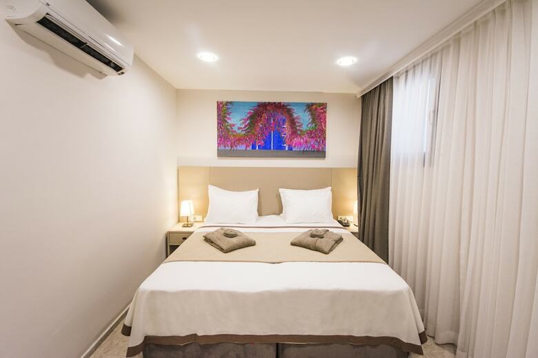 Eng Hotel
