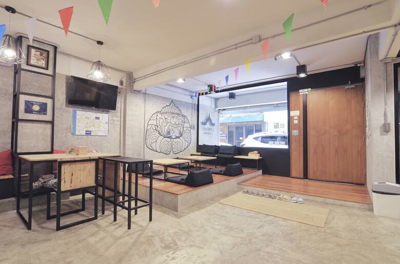 Hostal Plubpla Hostel