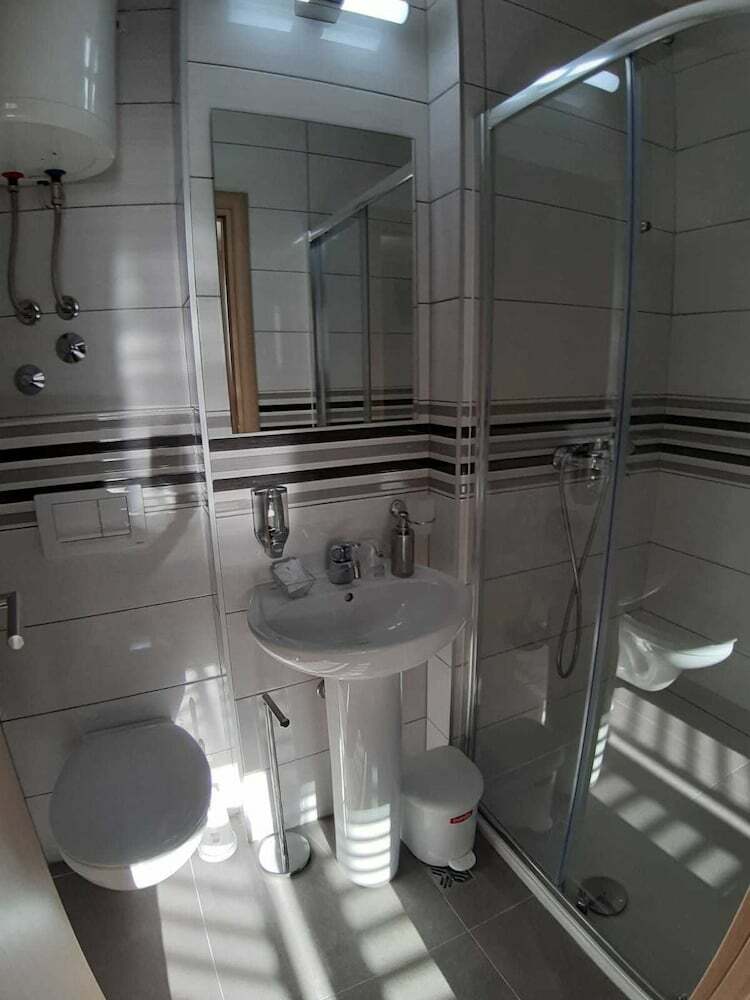 Hotel Carol Rooms