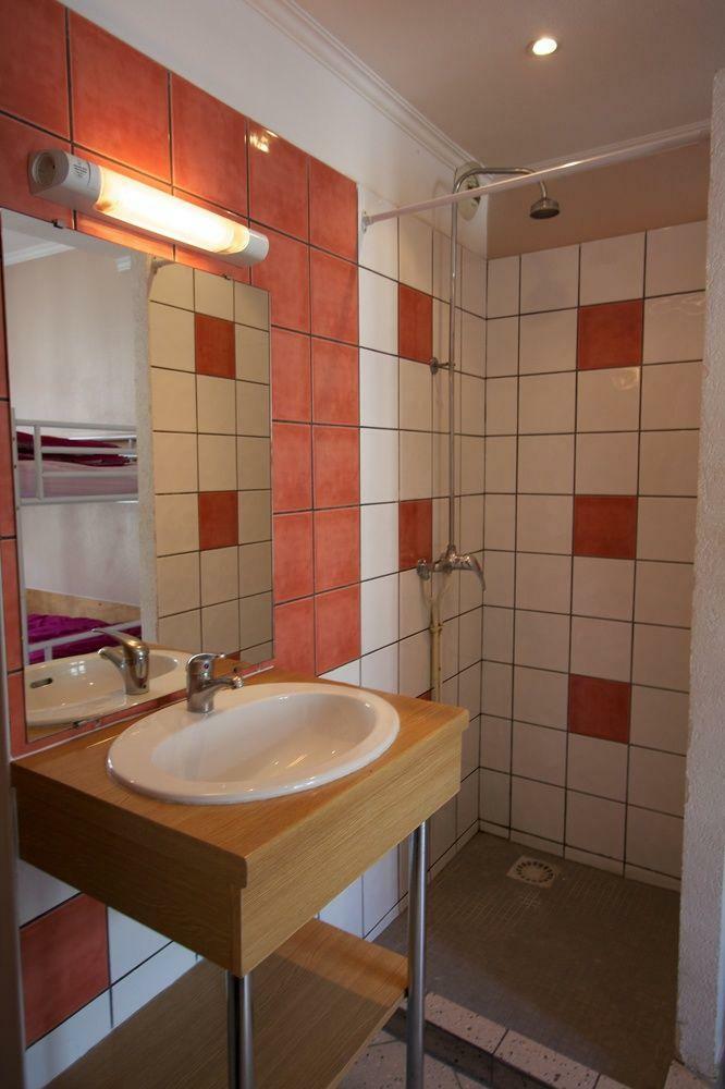 Hostal Bastille Hostel