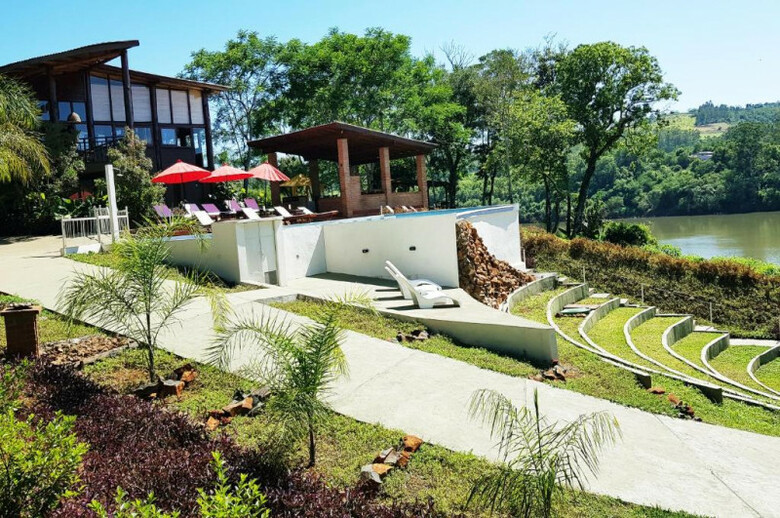 Puro Mocon� Lodge