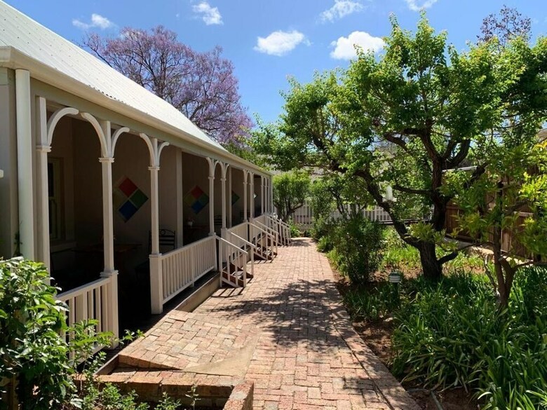 Hotel Housemartin Guest Lodge
