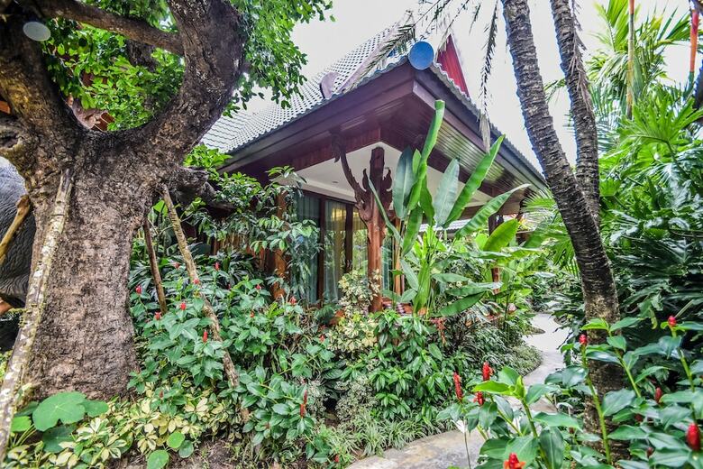 Hotel The Nine Thipthara Klongson Resort