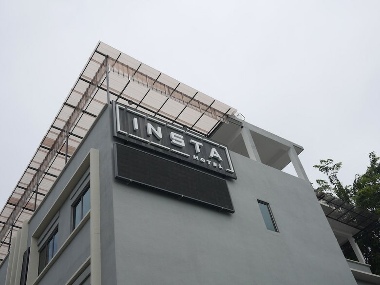 Insta Hotel