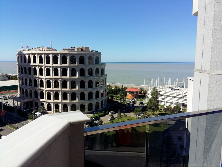 Rock Hotel First Line