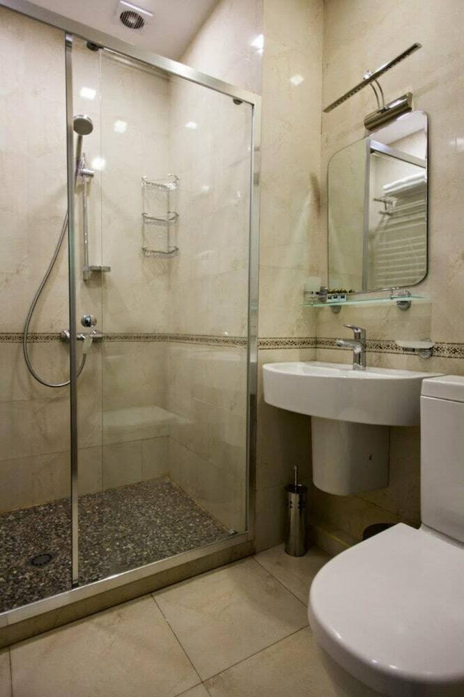 Rock Hotel First Line