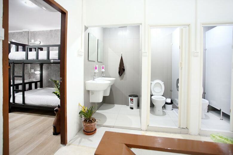 Hostal Thai Cat Hostel Bb Bangkok