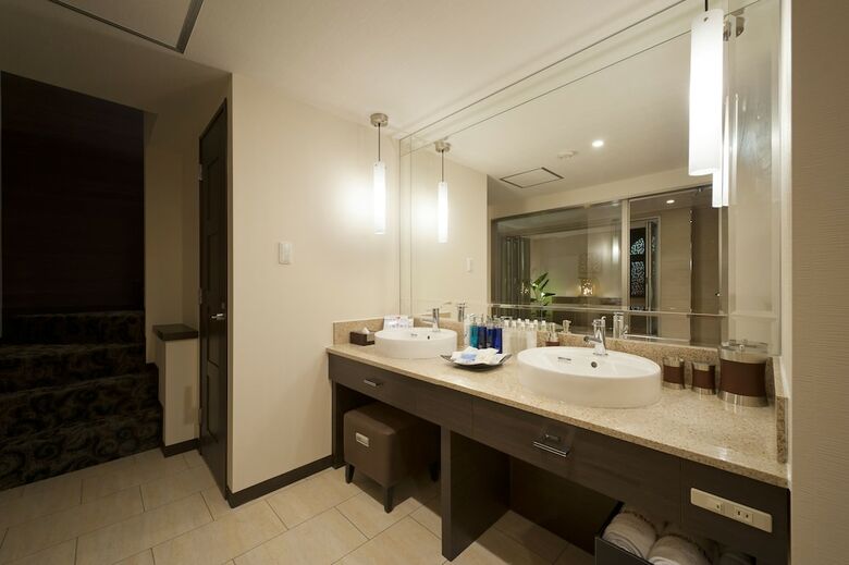Hotel Myth-l-