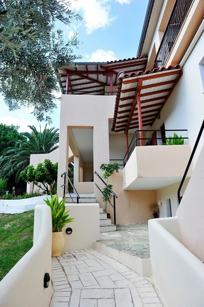 Marina Hotel