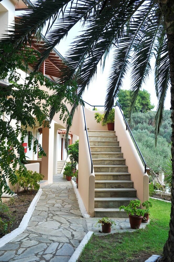 Marina Hotel