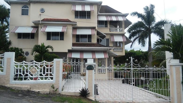 Villa Ocho Rios Golden View