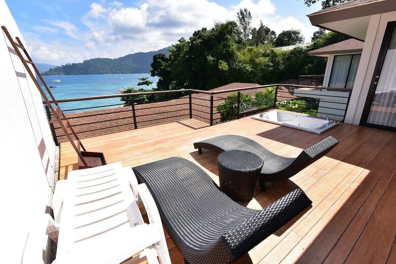 Hotel Asara Private Beach Resort