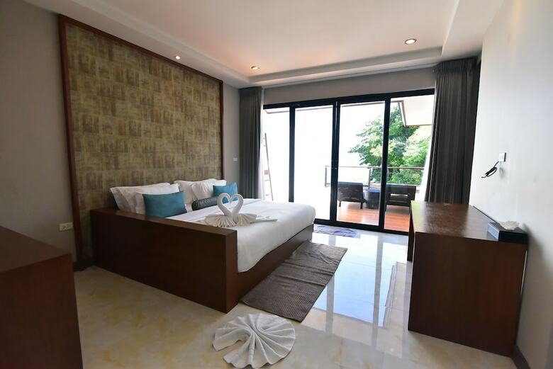 Hotel Asara Private Beach Resort