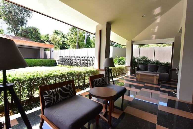 Hotel Asara Private Beach Resort