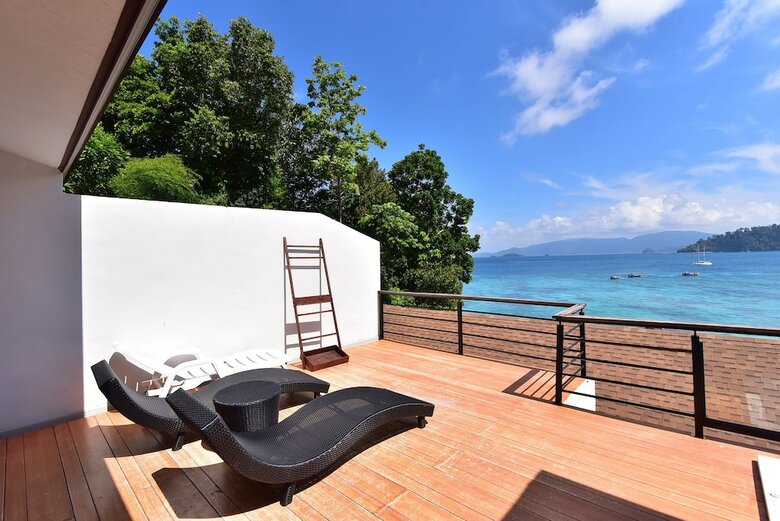 Hotel Asara Private Beach Resort