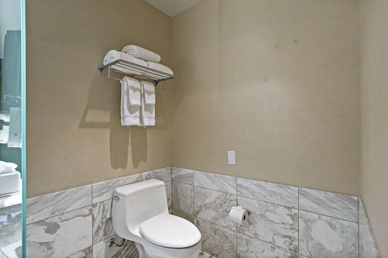 Stripviewsuites At Palms Place
