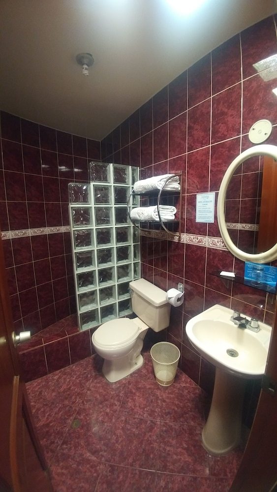 Hotel Asturias Inn