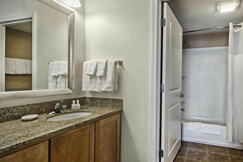 Aparthotel Residence Inn By Marriott Mt. Laurel At Bishop's Gate