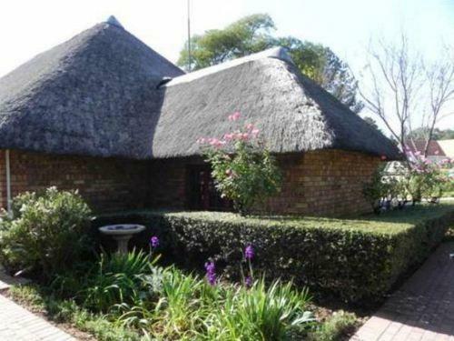 Hotel Outlook Lodge Or Tambo