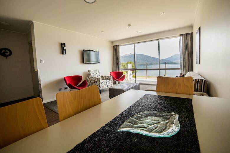 Marakura Deluxe Motels