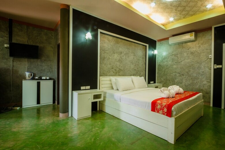 Hotel Riverpool Resort