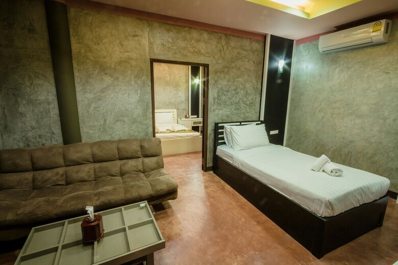 Hotel Riverpool Resort