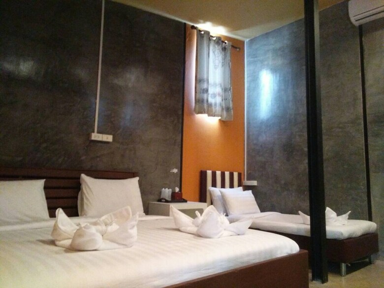 Hotel Riverpool Resort