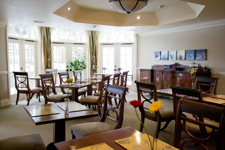 Hotel Harbour House