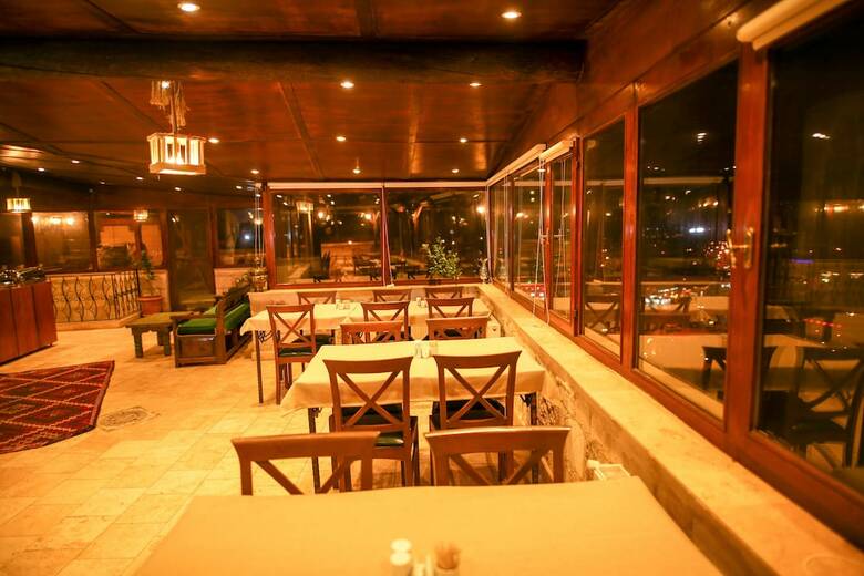 Bedrock Cave Hotel -adults Only