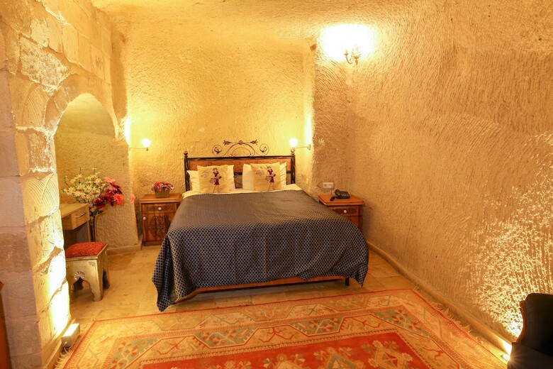 Bedrock Cave Hotel -adults Only