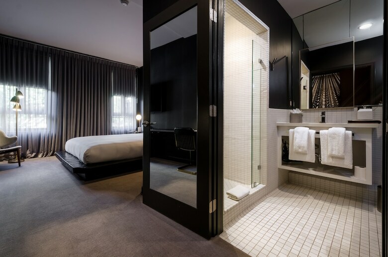 Tuck Hotel