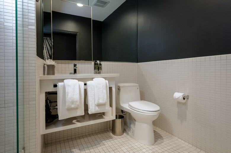 Tuck Hotel
