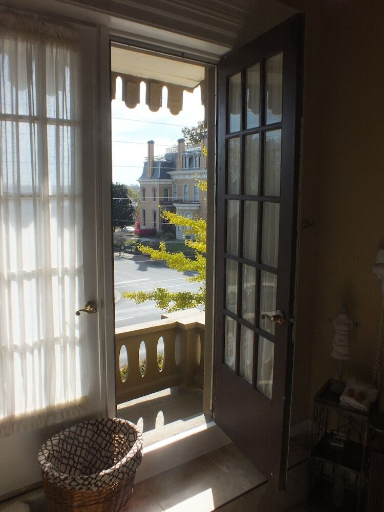 The Pepin Mansion Historic B&B