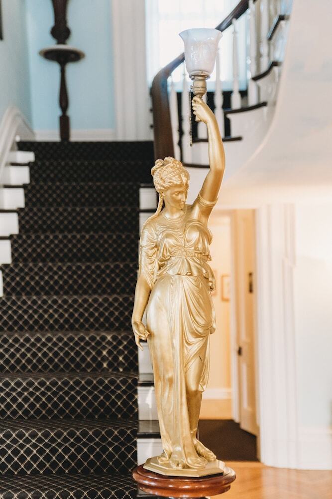 The Pepin Mansion Historic B&B