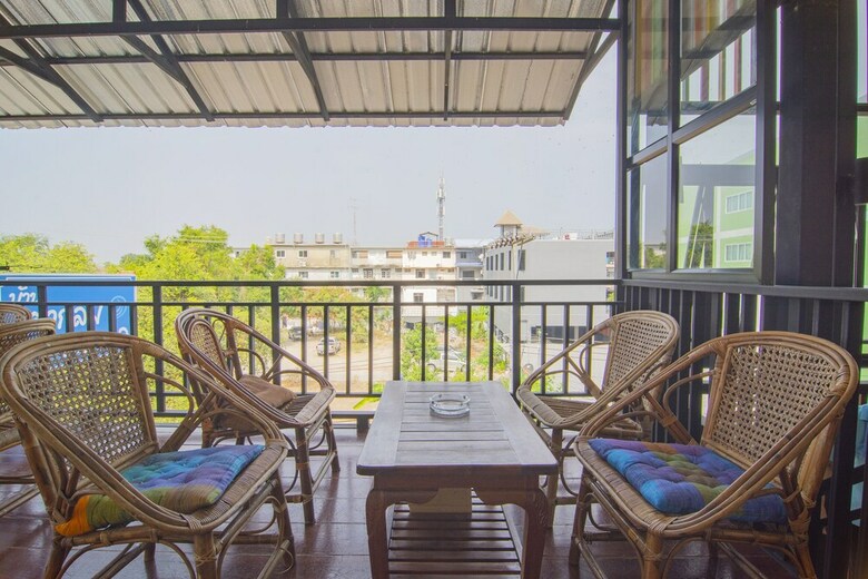 Hotel Oyo Baan Taklom Chomtalay