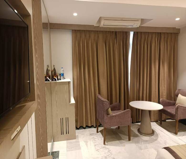 Hotel Capitol Residency
