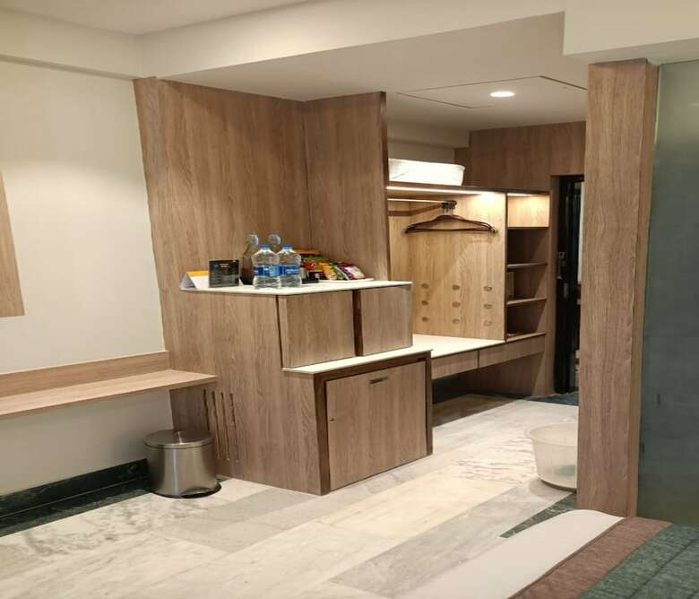 Hotel Capitol Residency