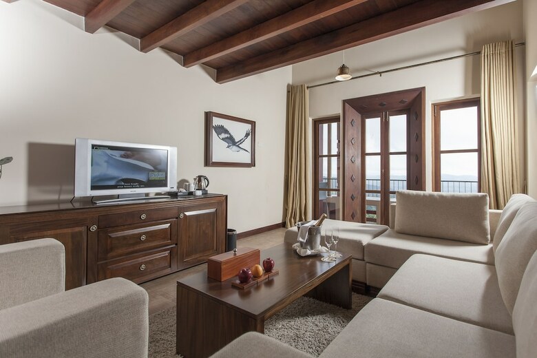 Hotel Amaya Hills