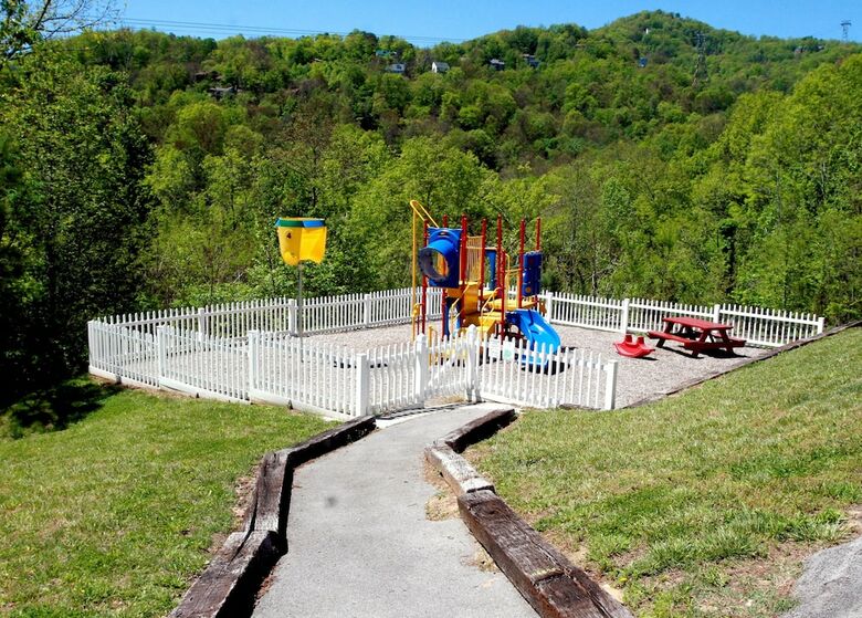 Hotel Laurel Point Resort By Capital Vacations