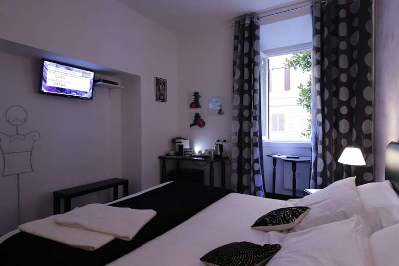 Caroline Rooms Rome