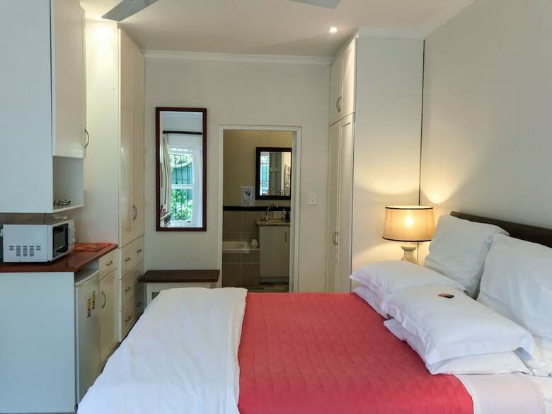 Hotel Hedge House