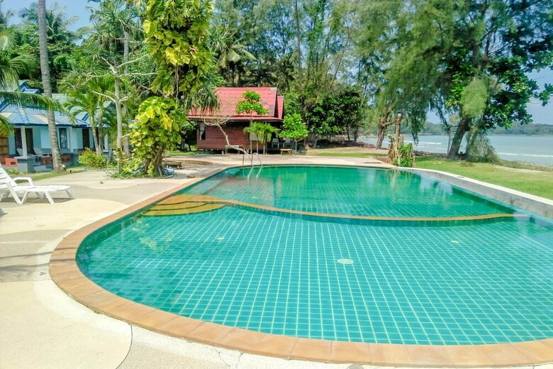 Hotel Saladan Beach Resort