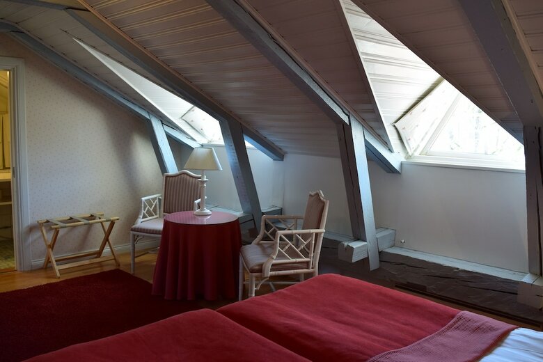 Hotel Mustion Linna