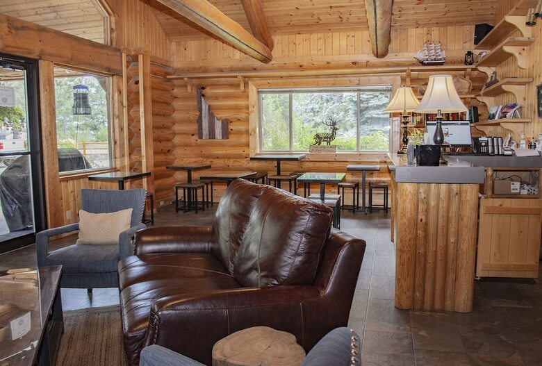 Hotel Bonners Ferry Log Inn