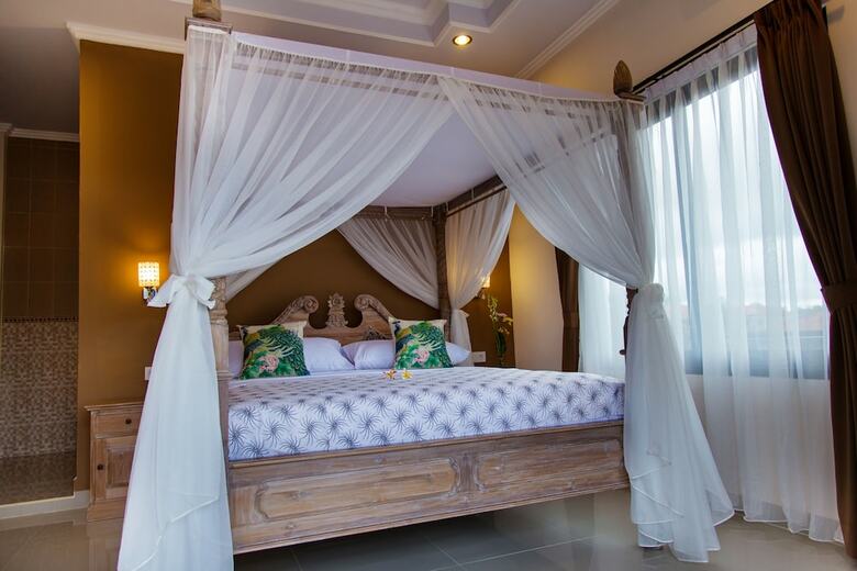 Bed & Breakfast Warji House 1