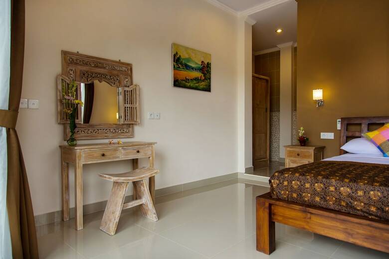Bed & Breakfast Warji House 1